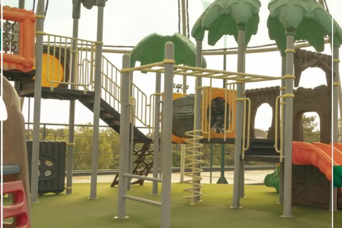 Área de juegos para niños en AguaVista